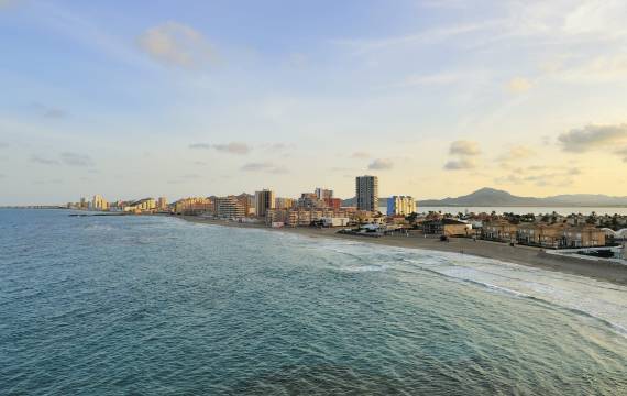 ¿Qué playas con Bandera Azul hay cerca de nuestros apartamentos en venta en San Pedro del Pinatar?