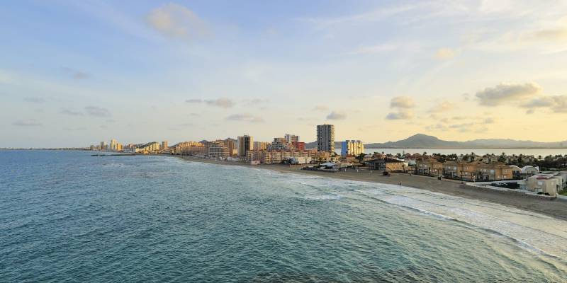 ¿Qué playas con Bandera Azul hay cerca de nuestros apartamentos en venta en San Pedro del Pinatar?